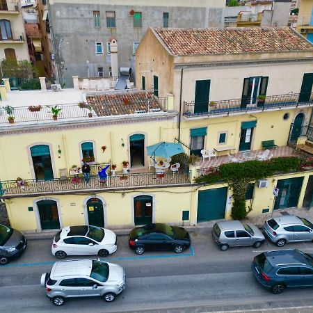 Hostel Beach House Giardini Naxos Dış mekan fotoğraf