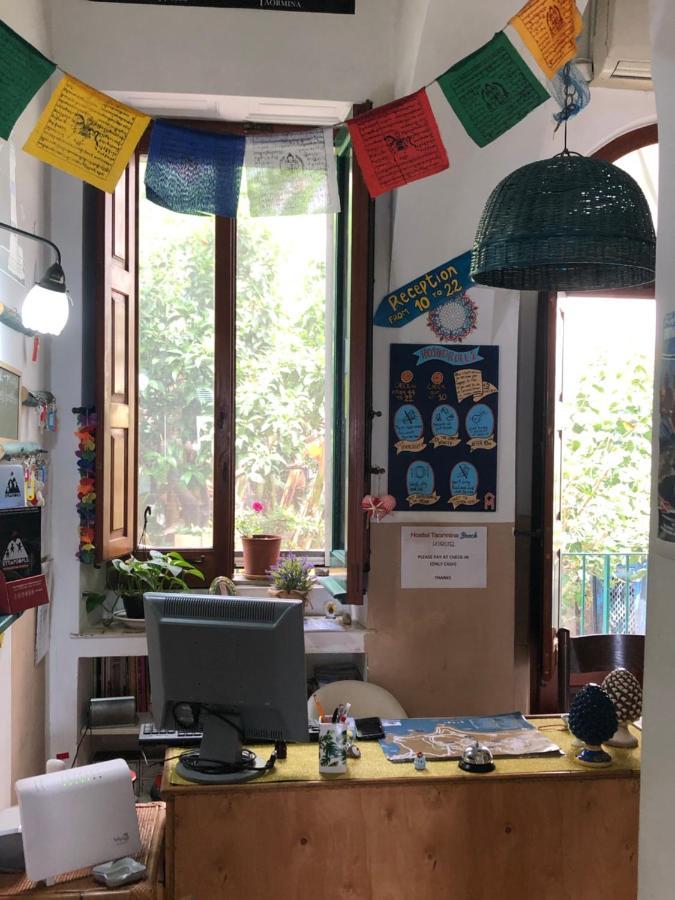 Hostel Beach House Giardini Naxos Dış mekan fotoğraf